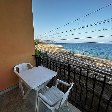 La Via Sul Mare Appartement Bordighera Buitenkant foto